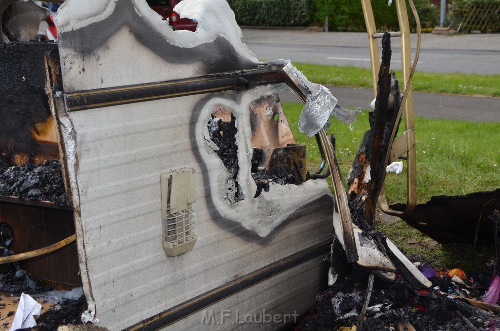 Wohnmobil ausgebrannt Koeln Porz Linder Mauspfad P082.JPG - Miklos Laubert